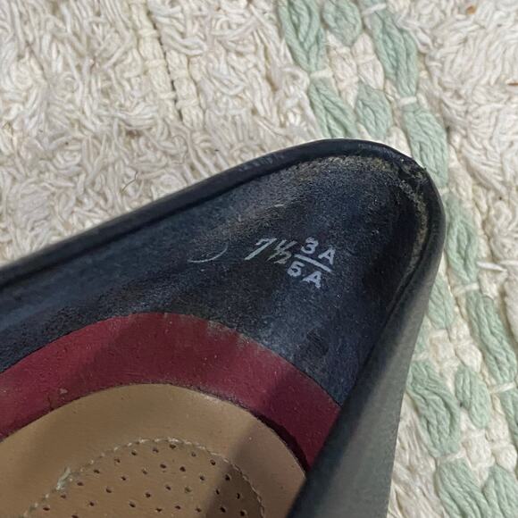 Easy Spirit Leather Heels Bundle Size 7 AAA Navy, Beige and White Low Heel Pumps - Picture 9 of 16